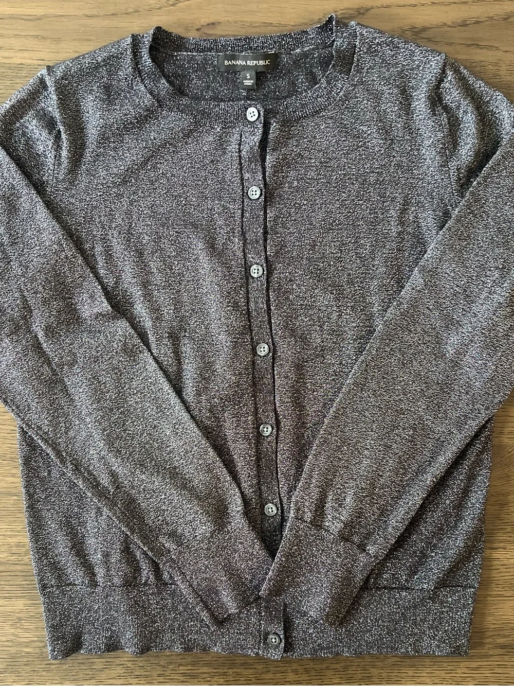 Banana Republic Black Shimmer Cardigan Crew Neck Button Front EUC - Picture 8 of 9